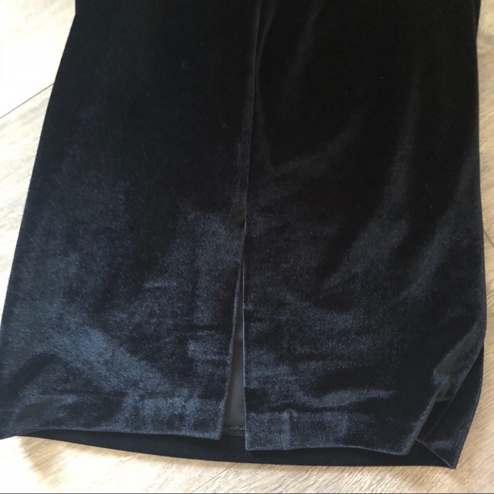 Velvet LBD Excellent Condition Midi Length - Picture 8 of 8